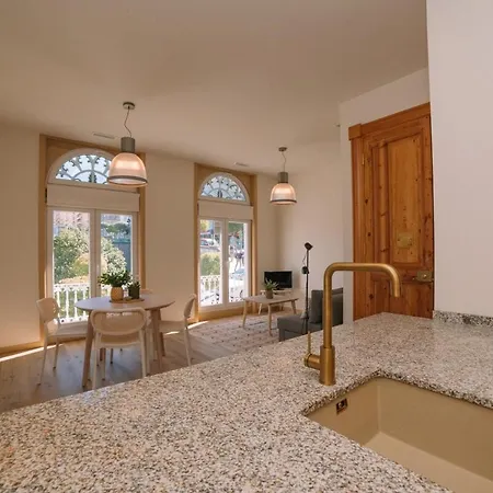 Elegancia Luz Y Calidez - Apto 1 By Comarca de Vigo