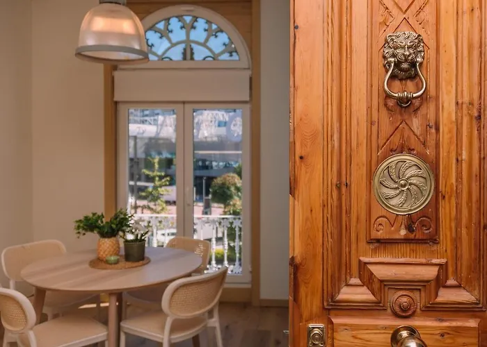 Elegancia Luz Y Calidez - Apto 1 By 比戈